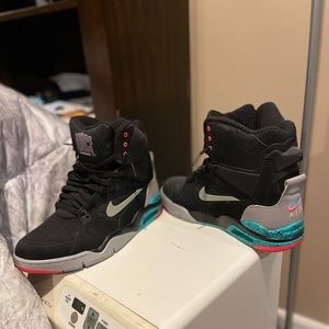 Black Nike Air Command Force Sneakers Size 9.5, Used in good condition